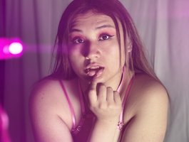MiaHarvey live cam model at BongaCams
