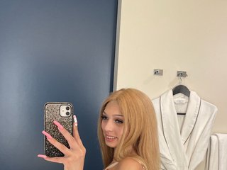 I Am A Brunette! My BongaCams Model Name Is AaliyahGoddessxo! I'm 20 Years Old