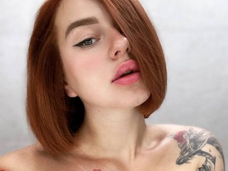 I'm A Sex Webcam Appealing Gal And People Call Me AlyssaKing