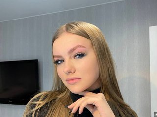I Am A Blonde, I Am From Washington, My Age Is 22 Yrs Old