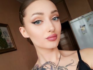 I Am A Brunette! A Live Chat Irresistible Honey Is What I Am And My Age Is 25 Years Old