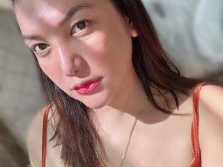My Name Is Holyjasmine, I Am A Brunette