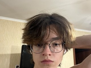 I'm 18 Years Of Age, I Am Named MrrExt