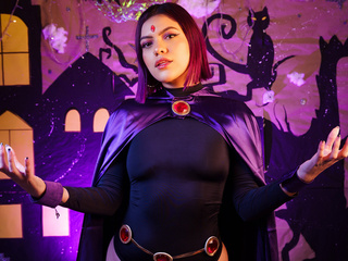 Raven cosplay