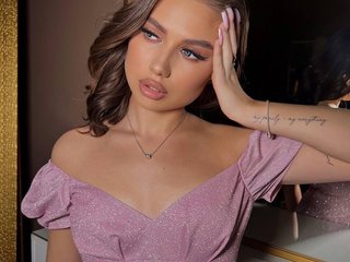 I'm A Live Cam Delightful Girl And 20 Is My Age! I Am A Brunette
