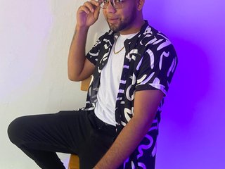 My BongaCams Model Name Is CloviMartinez, I Live In Valle And I'm 24 Years Of Age