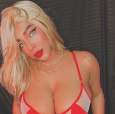 kylieboobs24