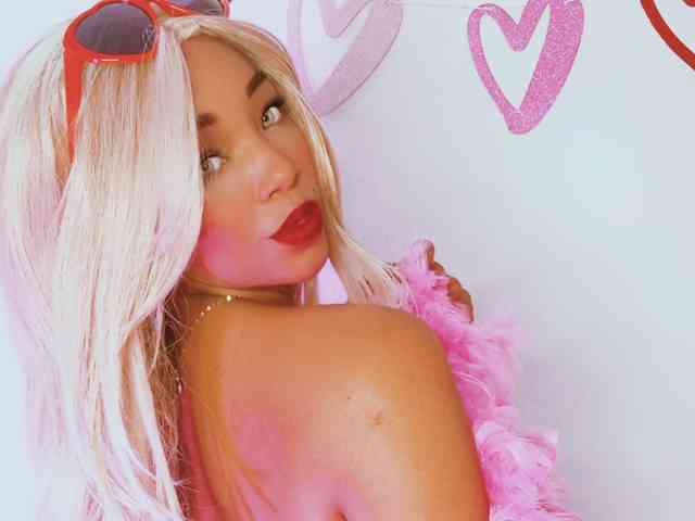 kylieboobs24