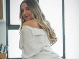 Meganarianaa (19, Hispanic Cam Girl) performing squirt.