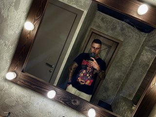 My Model Name Is BigBoyDick666 And I Am A Brunette