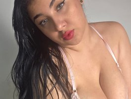 bigboobsrose1 webcam model