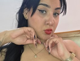 bigboobsrose1 webcam model