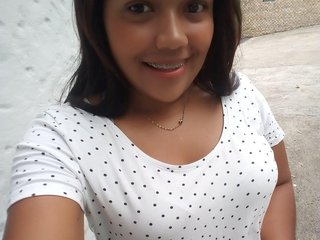 I'm 21 Yrs Old! A Live Webcam Attractive Lady Is What I Am