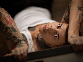 EricHolidays: Live Cam Show