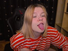 live sex chat Cutesoneckaaa