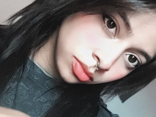I'm A Cam Horny Girl! I'm 18 Years Of Age And My Name Is Robinhollow1