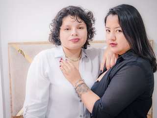 We Are 27, We Are Brunette And Our Name Is IsaAndCaro