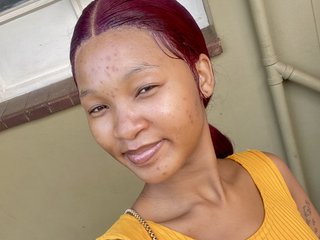 I Am A Brunette, 19 Is My Age, I Live In Johannesburg