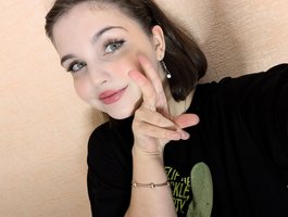 Kikki webcam model