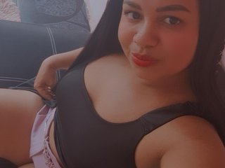 I Am A Brunette! I Come From Bogota, 33 Is My Age