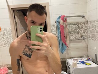 TastyRoman: Live Cam Show