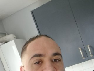 I Am A Brunette And People Call Me Afrohammer84911, I'm 32