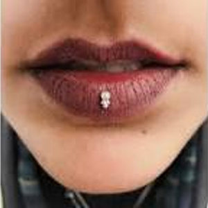 Lips piercing