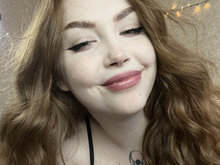 👩🏻‍🦰)
