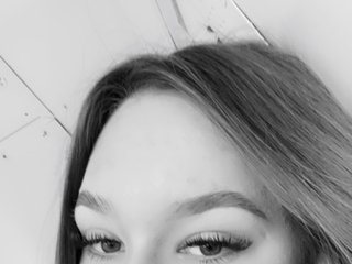 I'm A Live Chat Horny Hottie, I Am A Brunette, I'm 24 Years Old