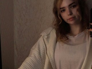 I'm 20 Years Of Age And My Name Is LiaRhodes! A Cam Irresistible Lady Is What I Am