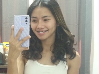 A Live Chat Horny Girl Is What I Am! My Age Is 20 Years Old! I Am A Brunette