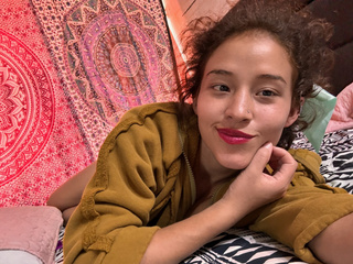 You will fall in love if you look at my eyes