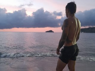 I Am From BogotÃ¡ And My Name Is Davelove And I'm 25 Yrs Old