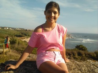 I Am A Brunette And A Live Cam Suave Girl Is What I Am