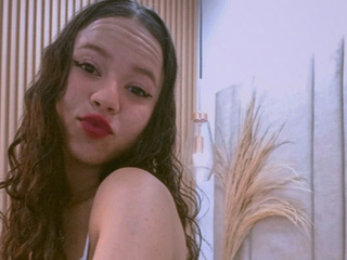 Snatch this skirtskirt🔥