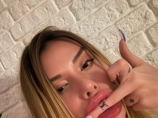 I'm 22! I'm A Cam Sexy Shemale