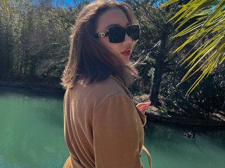 I Am A Brunette And A Live Chat Lovely Sweet Thing Is What I Am