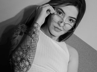 My BongaCams Name Is LaaraKroff! I Am A Brunette And A Live Chat Eye-catching Babe Is What I Am