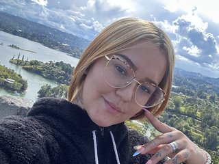 I Am A Brunette And 25 Is My Age, At BongaCams People Call Me ValentinaContreras
