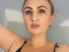 mia-lourence