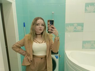 I Am A Blonde And I'm A Sex Webcam Appealing Sweet Thing! People Call Me Vee1