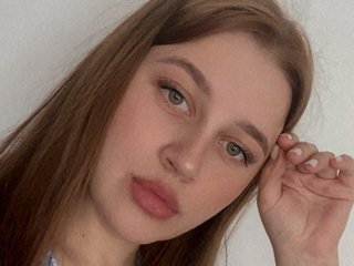 18 Is My Age, A Sex Webcam Seductive Babe Is What I Am And I Am A Blonde