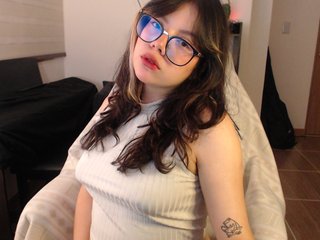 I'm A Sex Webcam Eye-catching Honey And My Model Name Is Emmaabby And My Age Is 19 Years Old