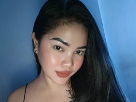 Watch Lolaa15 live on cam on BongaCams
