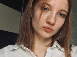 I Am From Paris! 21 Is My Age And I Am A Brunette