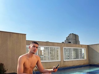 20 Is My Age! People Call Me LeoCarioca021