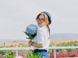 I'm 30 And I'm A Live Chat Hot Bimbo