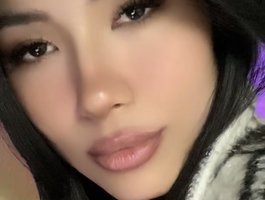 julieturner from bongacams