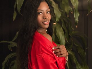 I Am A Brunette, People Call Me IssyRosse And I Come From Discover It