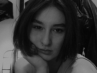 I'm 22, I Am A Brunette, Berlin Is Where I Come From